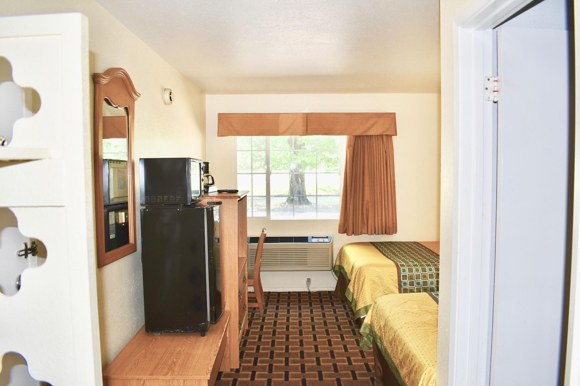 Travelers Inn Medford Exterior photo